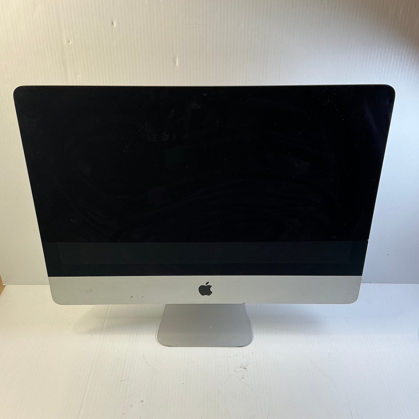 Apple iMac 21.5” (Late 2015) Barebones