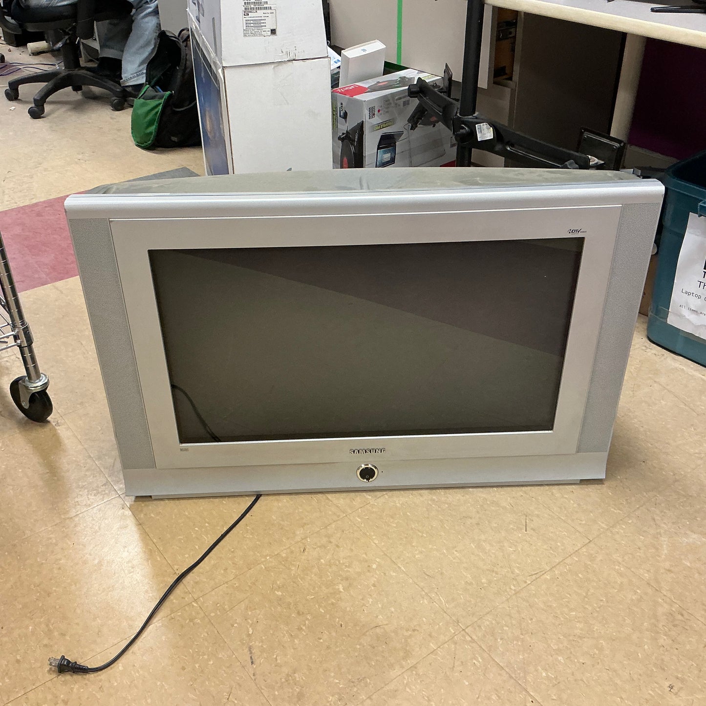 Samsung 32” CRT