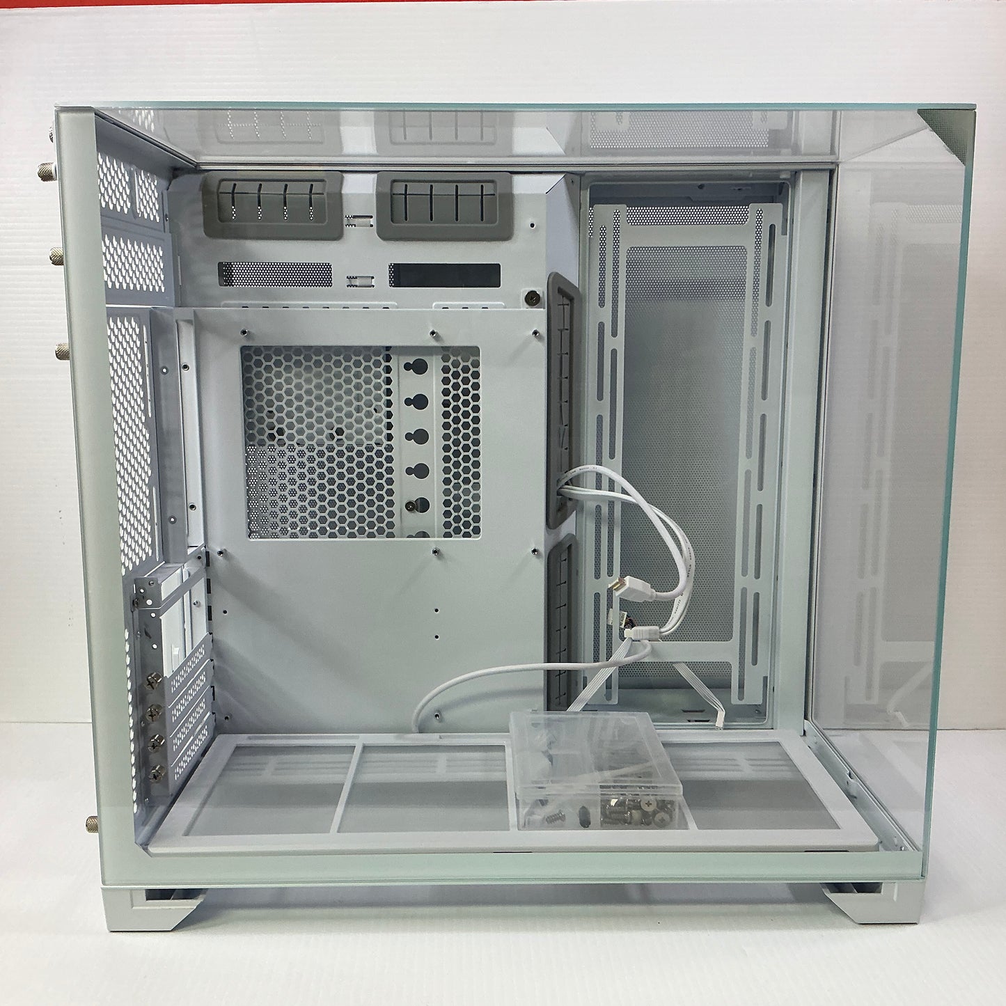 Lian Li O11 Vision White