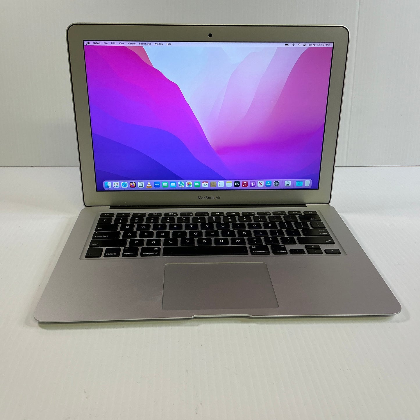 Apple MacBook Air 13" (Early 2015) (A)
