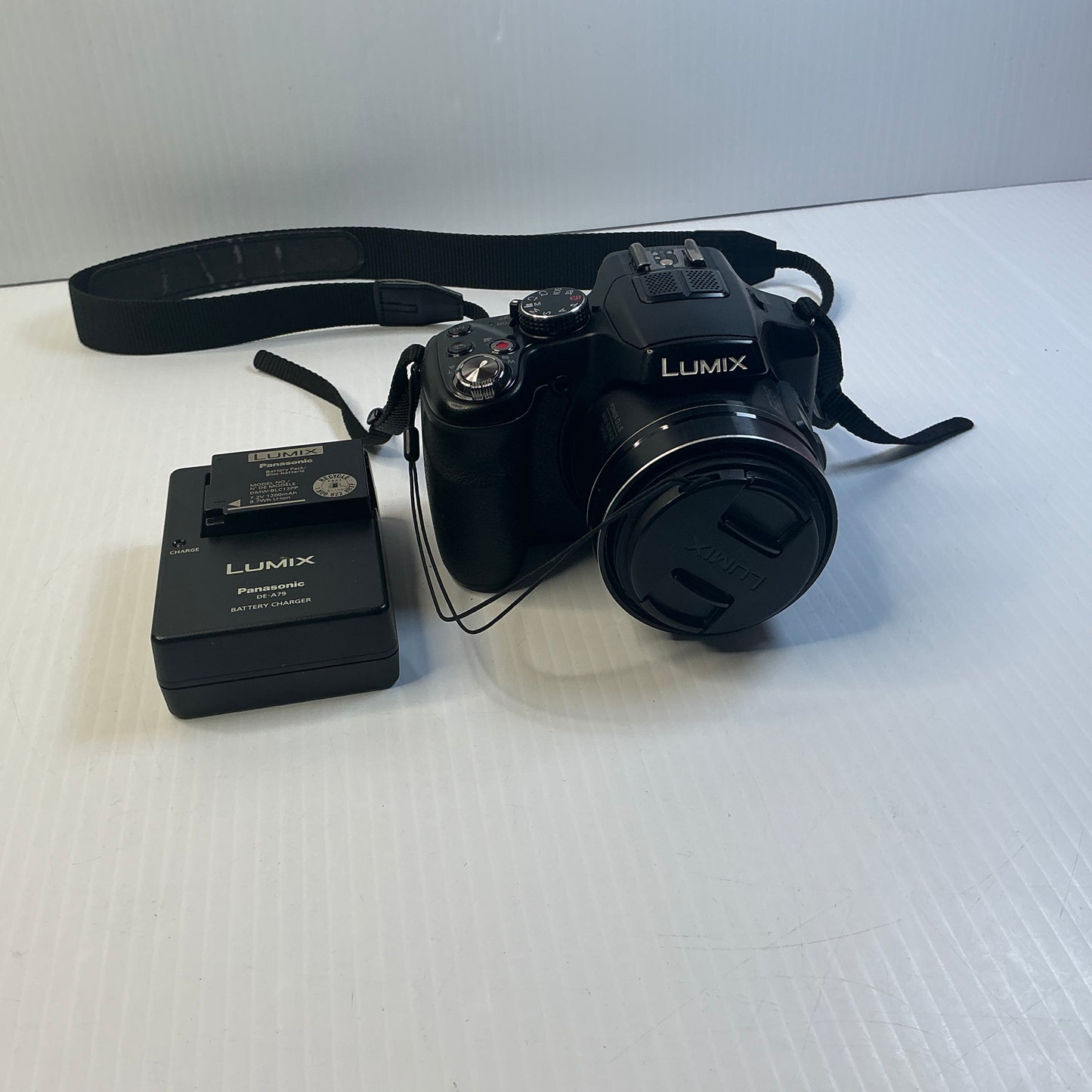 Panasonic Lumix DCM-FZ200