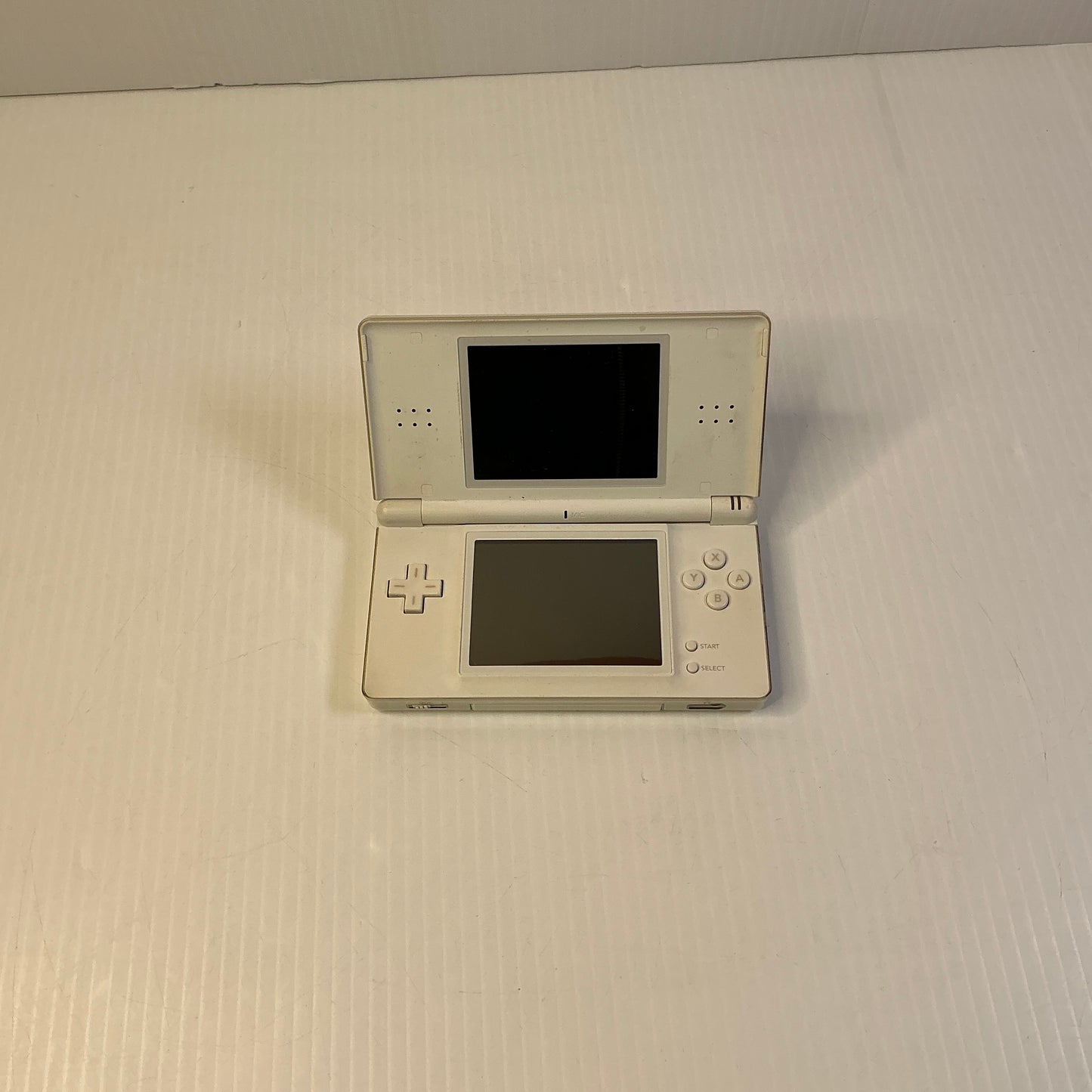 Nintendo DS Lite + Random Game