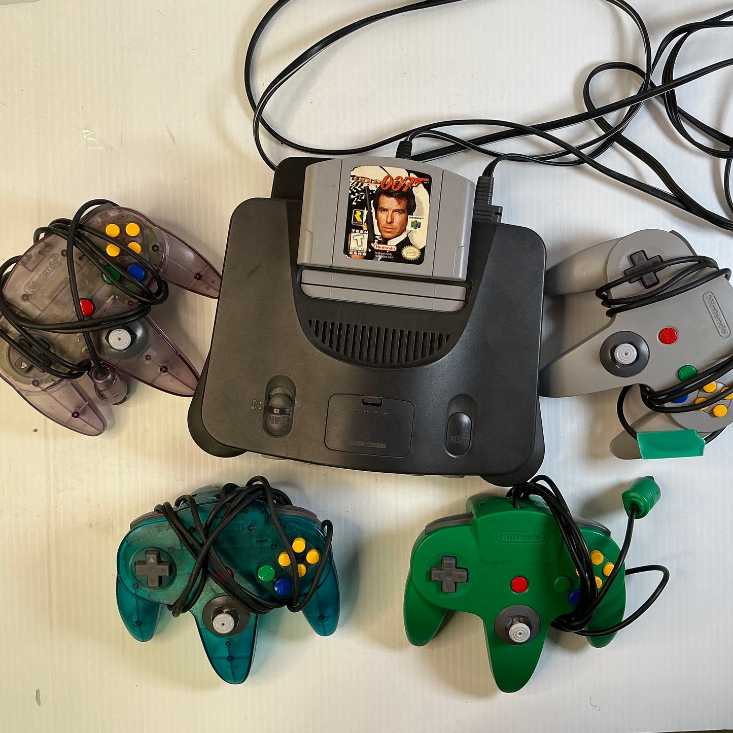 Nintendo 64 + GoldenEye 007 + Controllers Bundle
