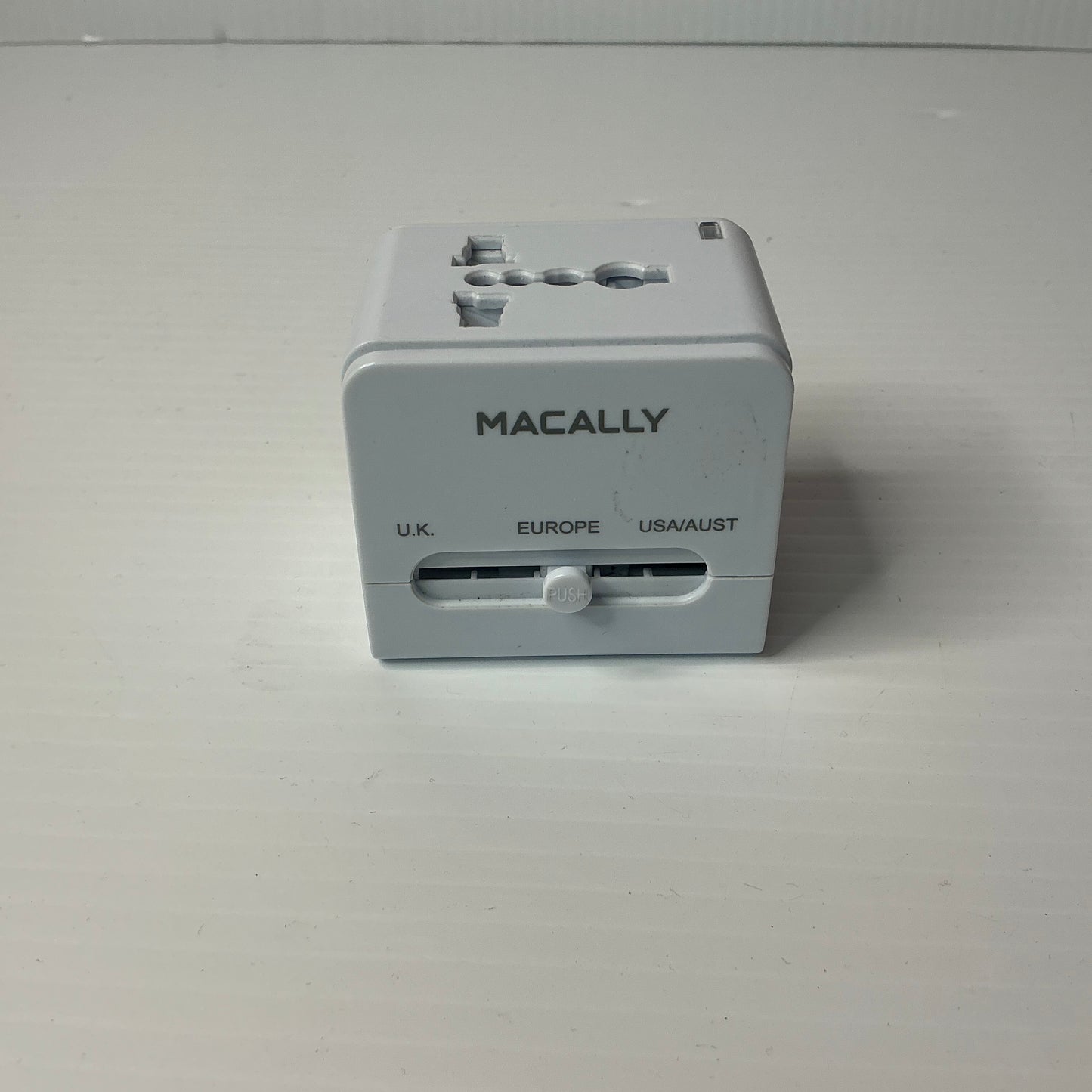 Macally All in One Power Plug Adapter