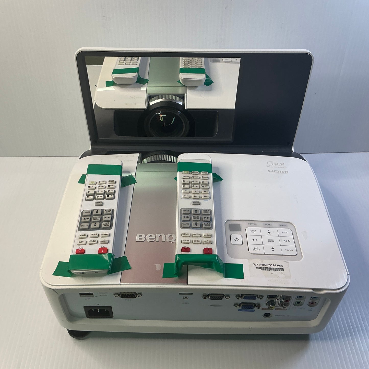 BenQ MW843UST Projector