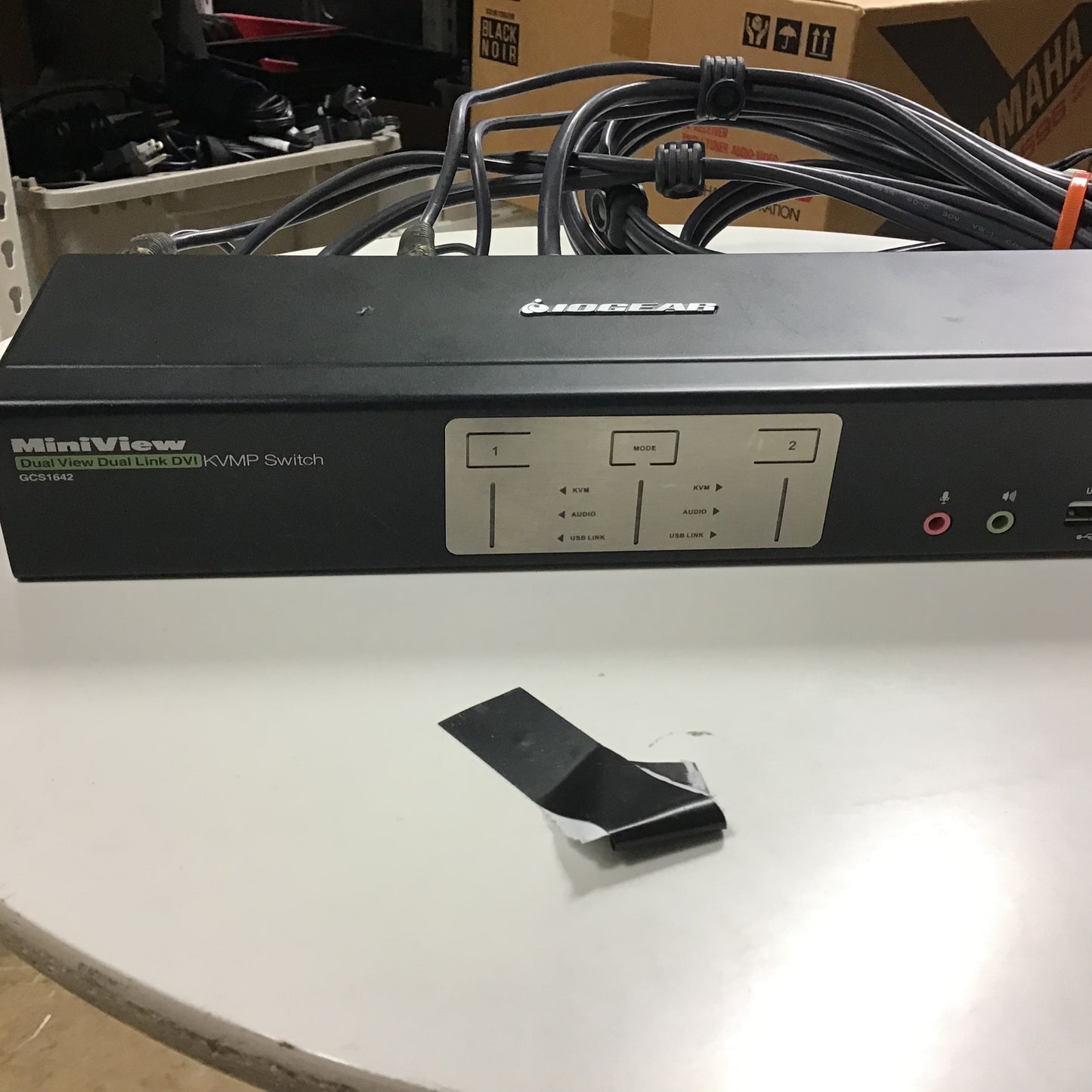 IOGEAR 6-Port Dual View Dual Link DVI KVMP Switch