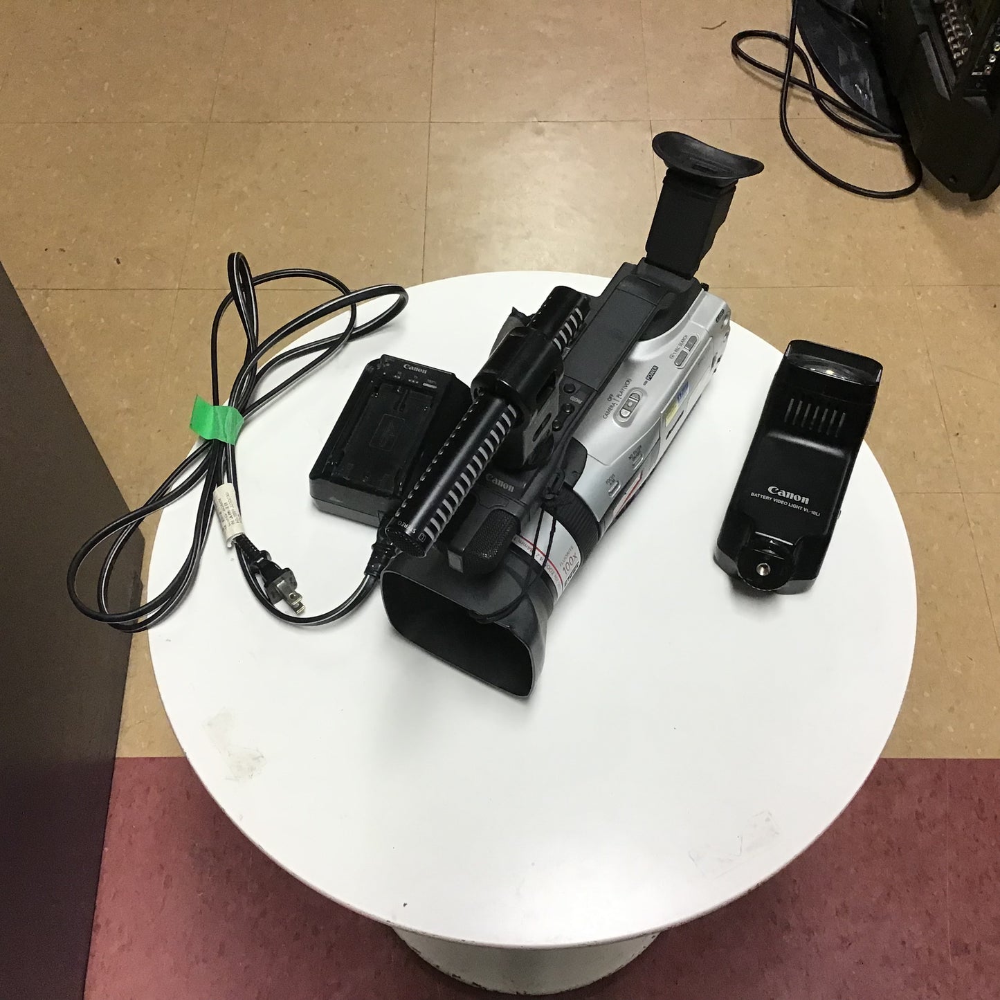 Canon GL2 MiniDV 3CCD Camcorder