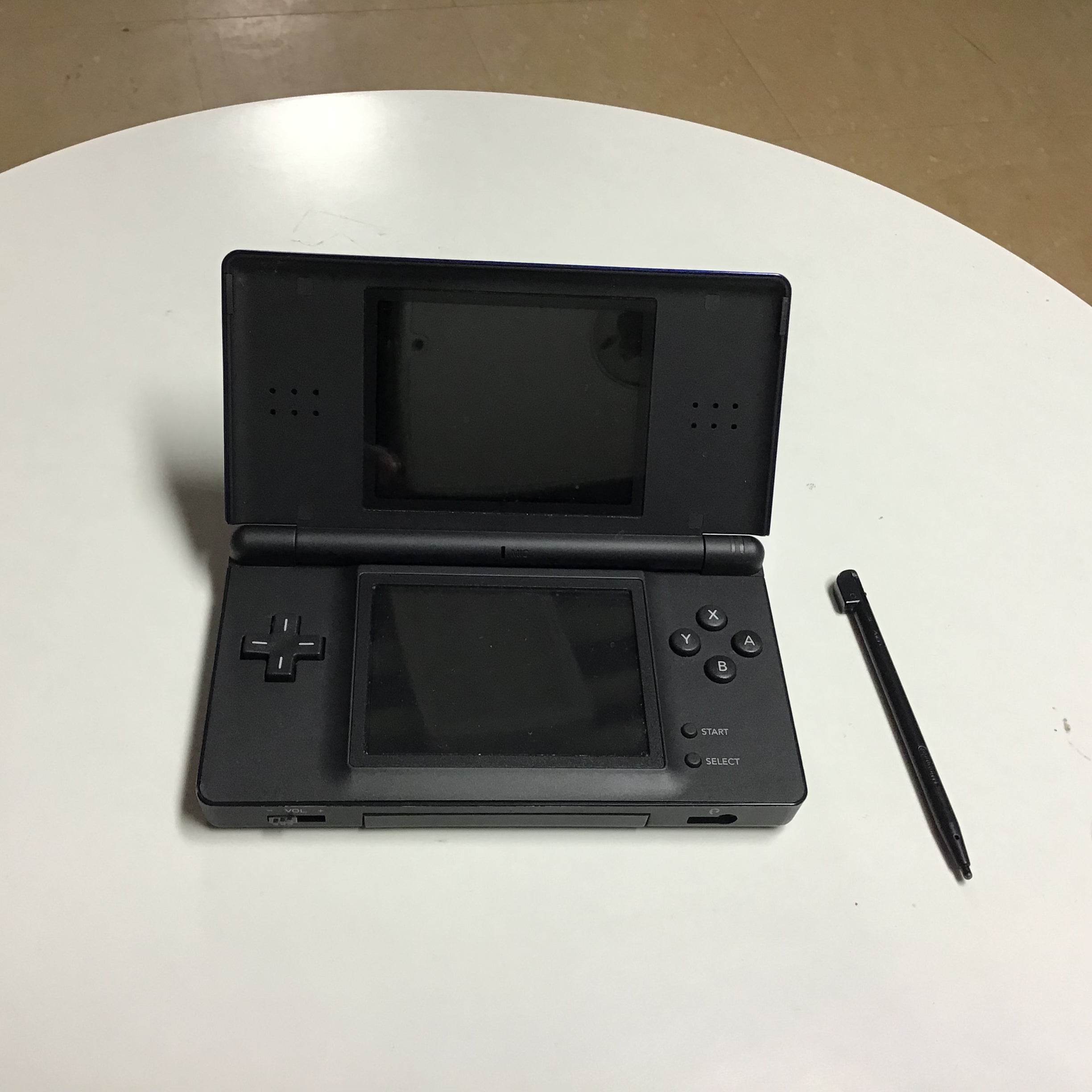 Nintendo DS Lite – Free Geek Toronto