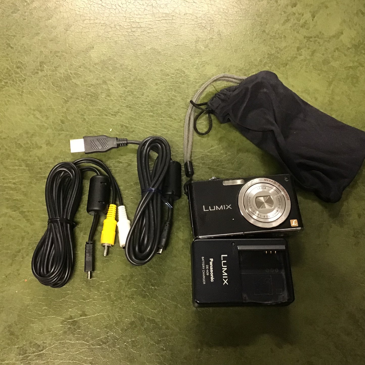 Panasonic Lumix DMC-FX33K 8.1MP Digital Camera