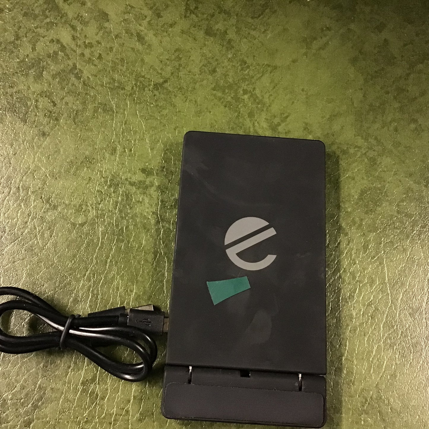 eeco Foldable Qi Wireless Charging Stand