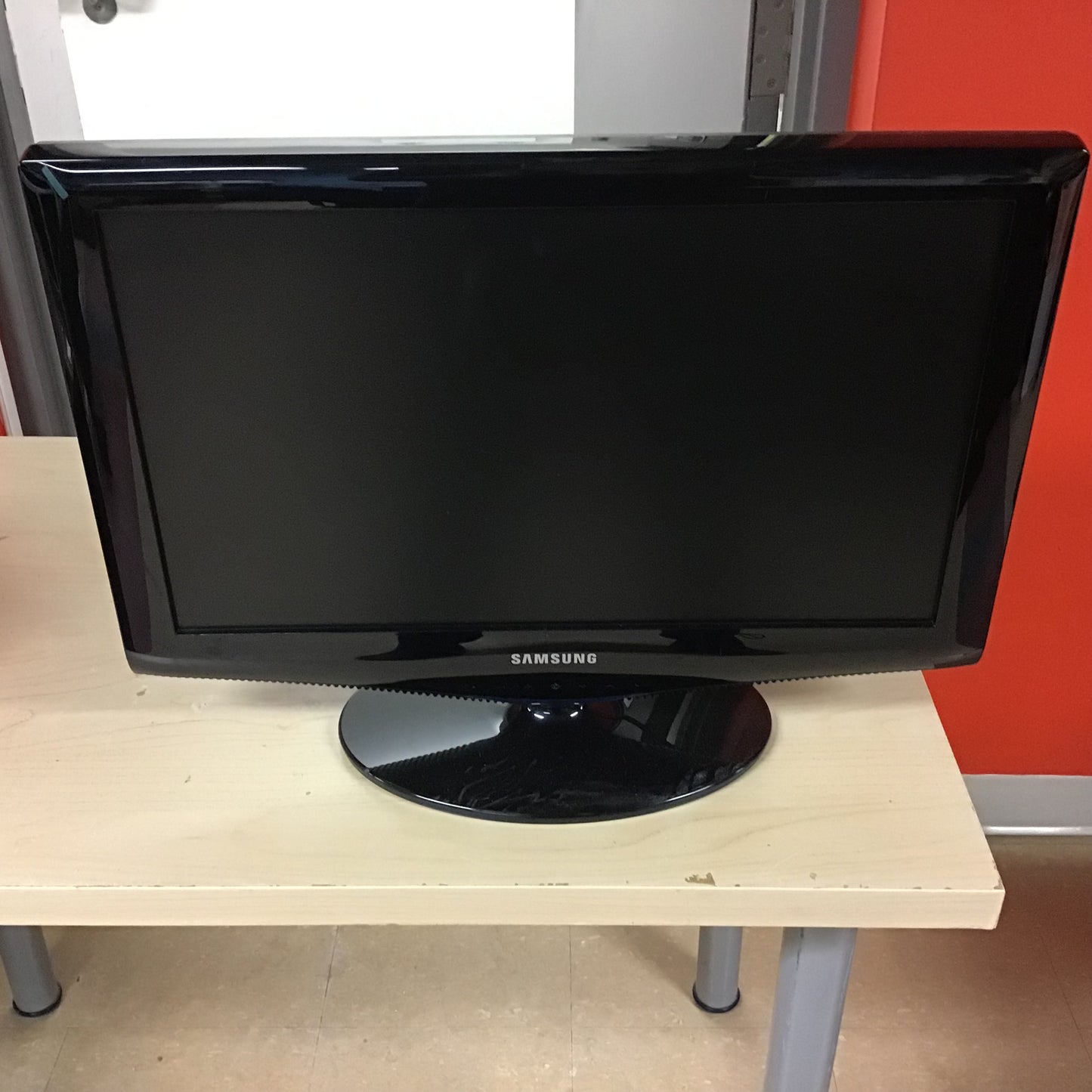 Samsung LN22B350 22" HDTV