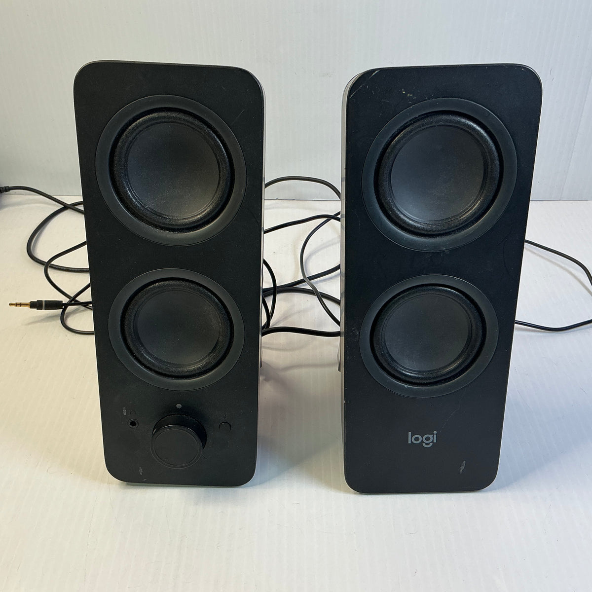 Logitech Z207 2.0 Bluetooth Speakers