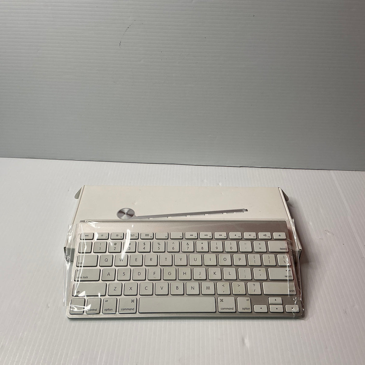 Apple Wireless Keyboard A1314