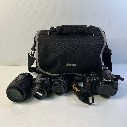 Nikon D3000 Camera Bundle