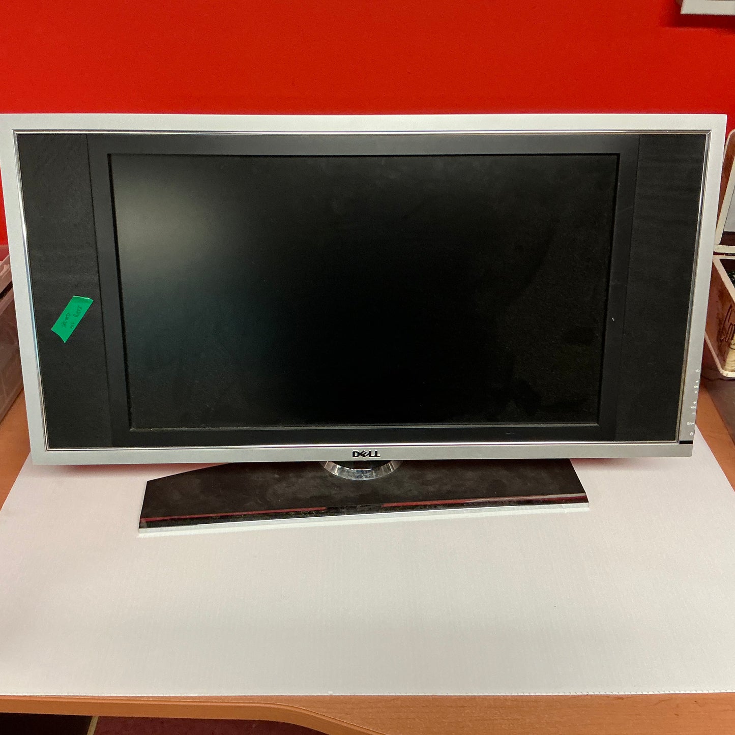 Dell W2306C LCD TV