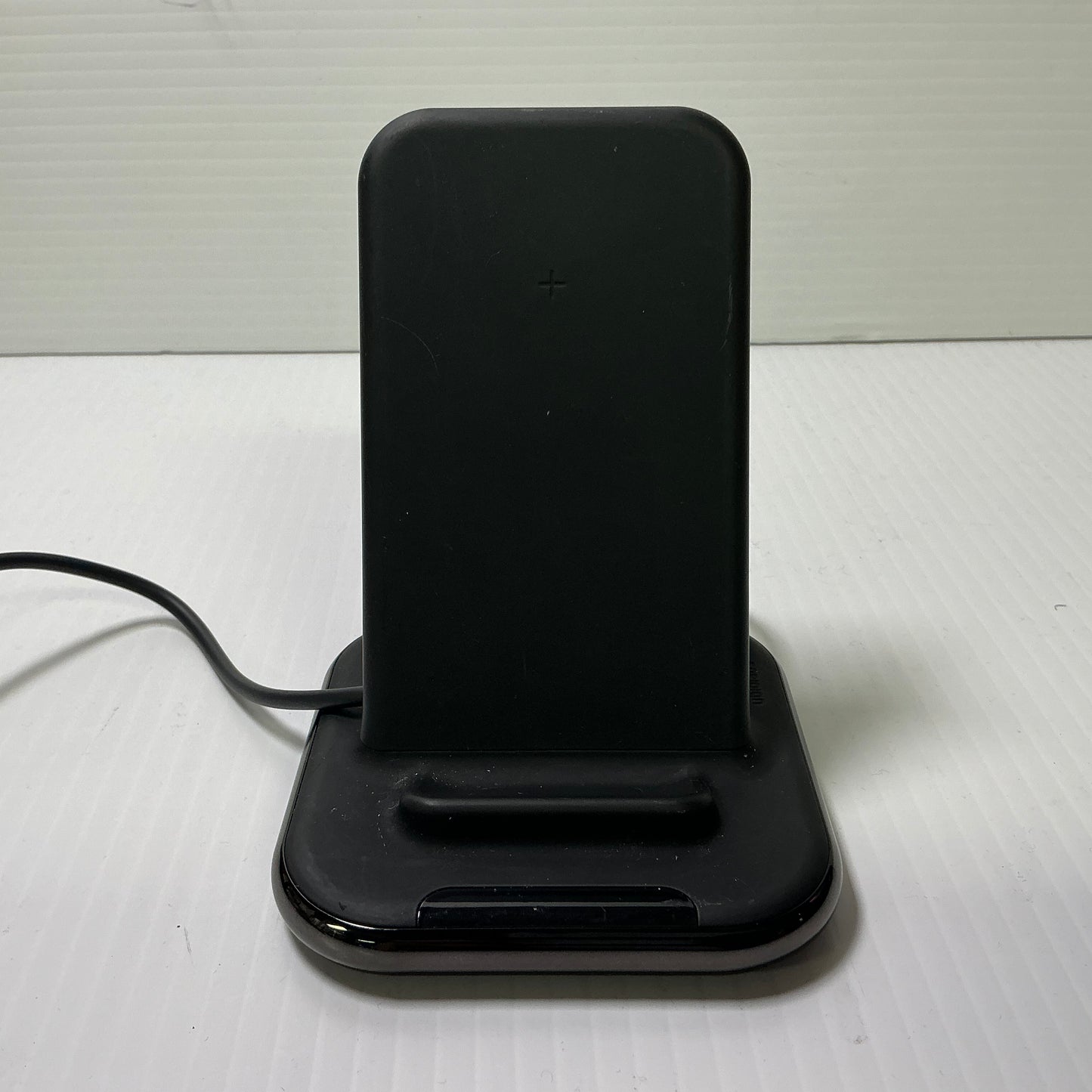 Ubio Labs Wireless Charging Stand for Mobile Phones