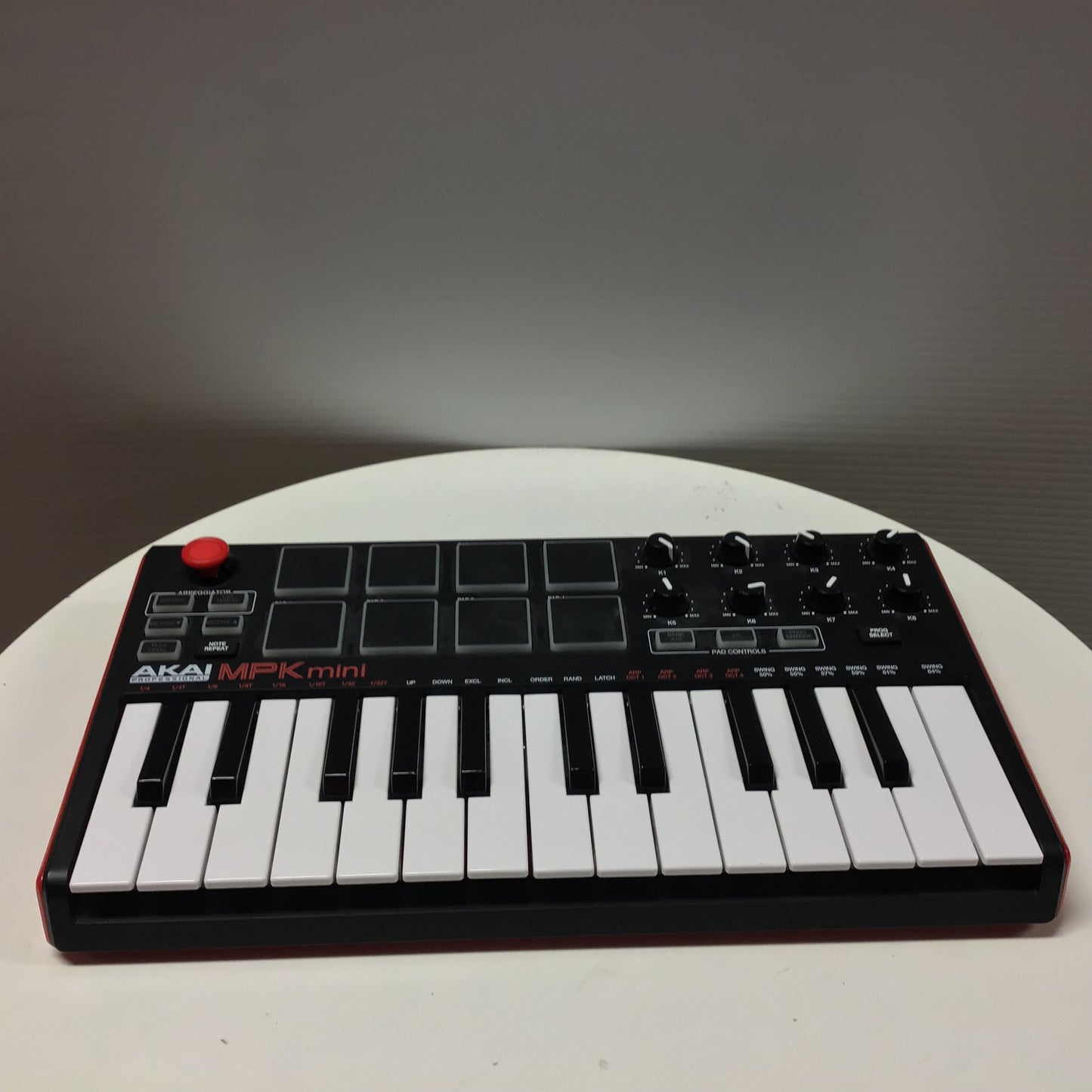 Portable MIDI Controller MPK Mini mkII