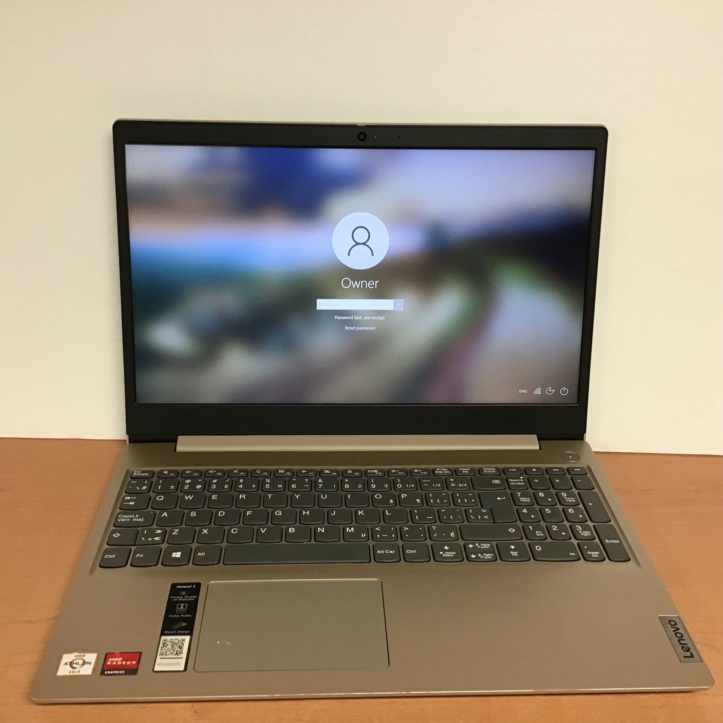 Lenovo IdeaPad 3 15ADA05 (1)