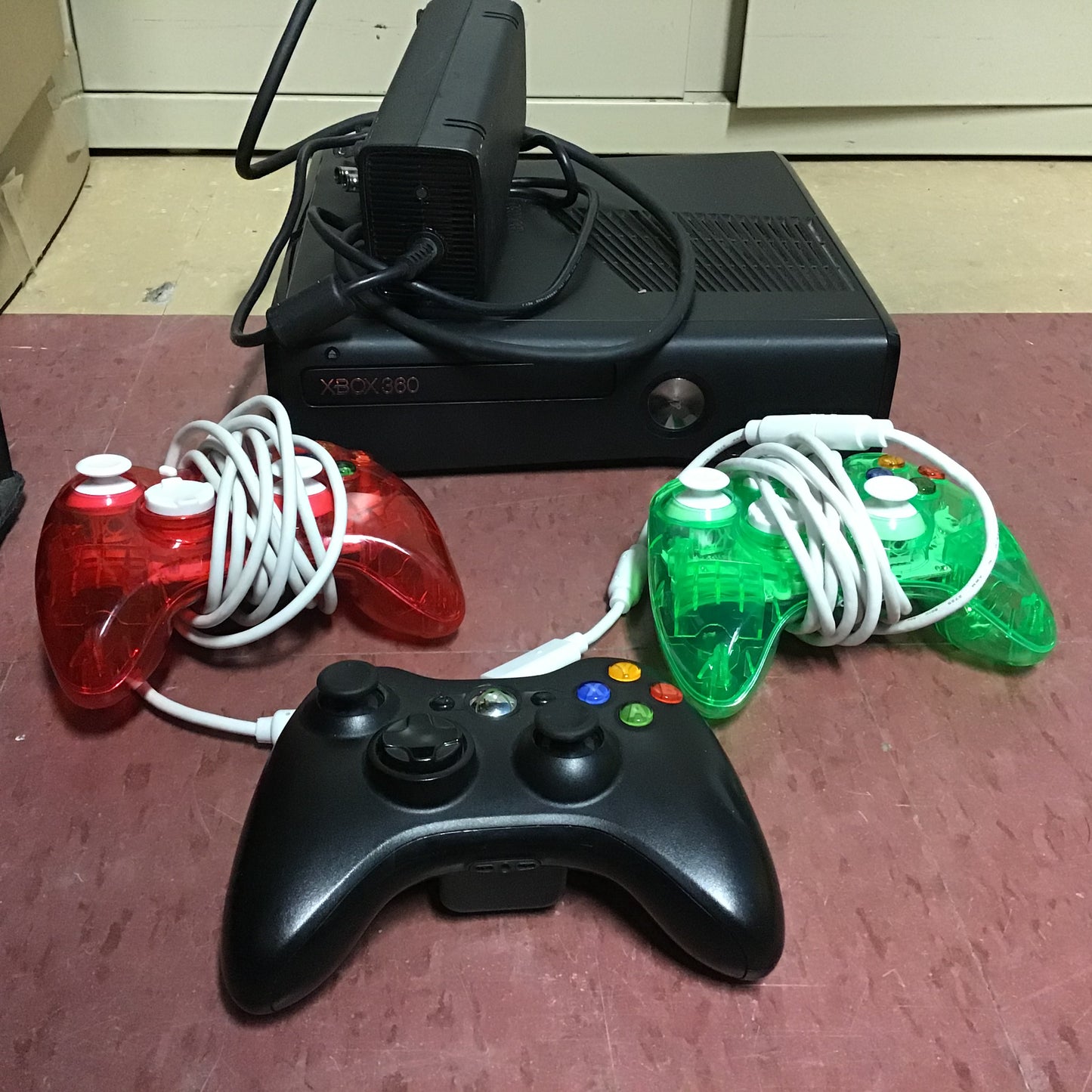 XBOX 360 S w/ 3 Controllers + 9 Games