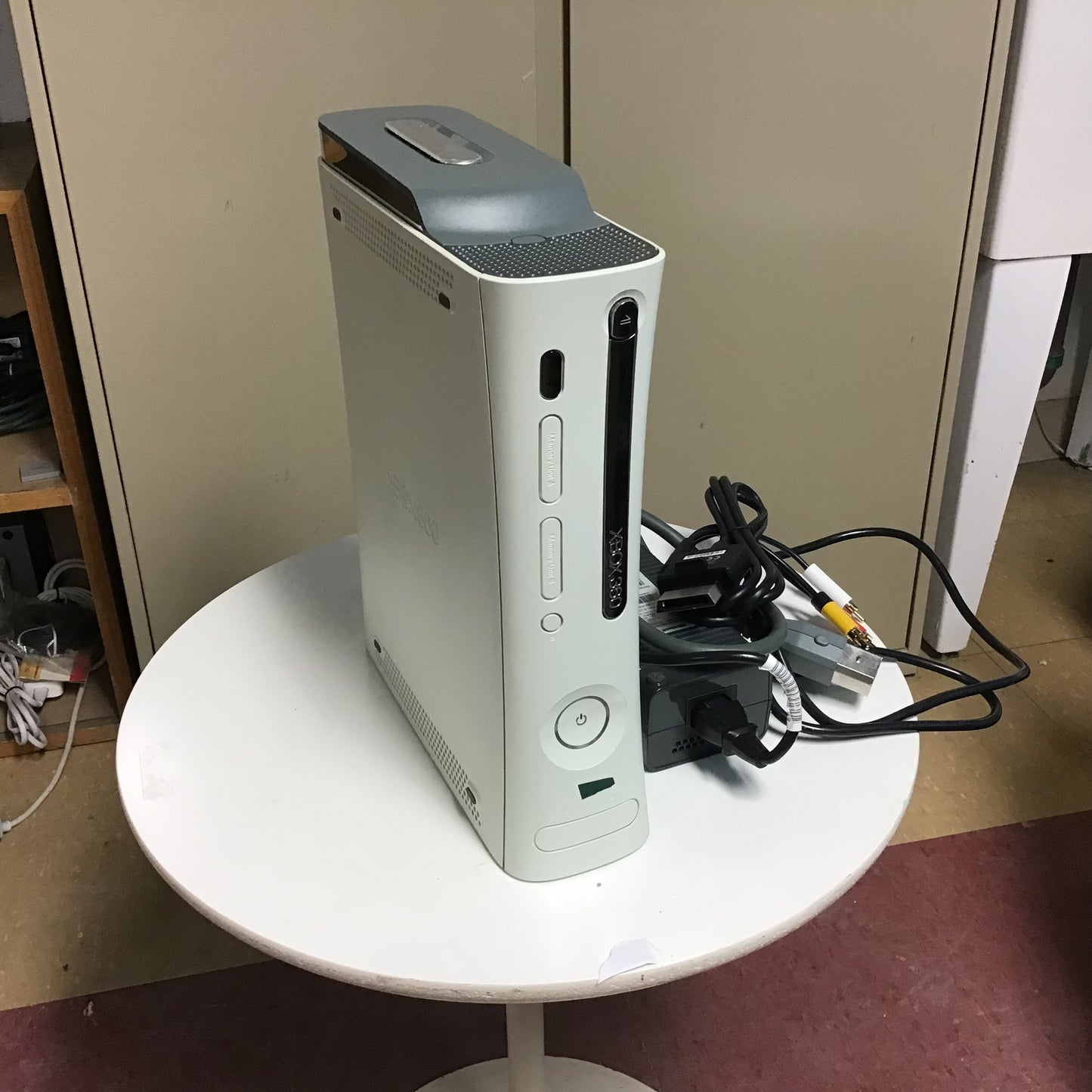 Xbox 360 Console w/cables