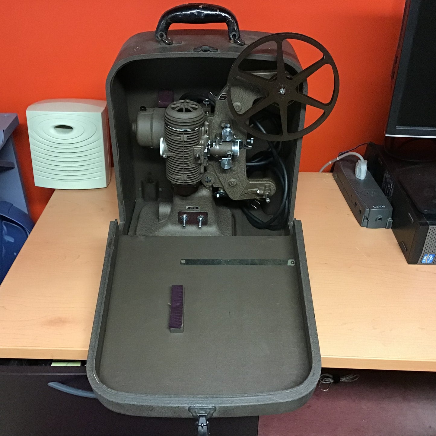 1934 Bell & Howell Early 8MM "Filmo" Film Projector