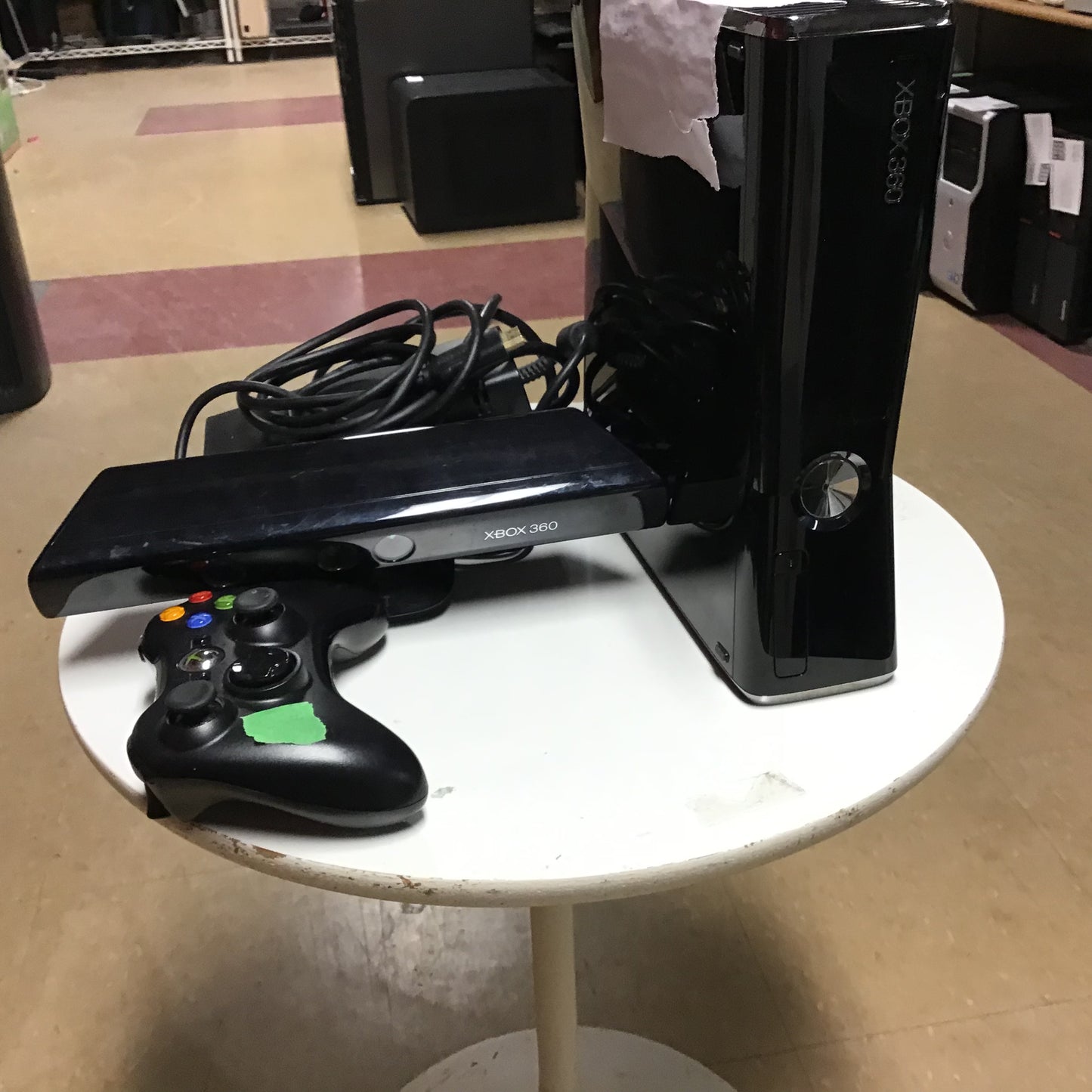 Xbox 360 Slim 250GB with Kinect