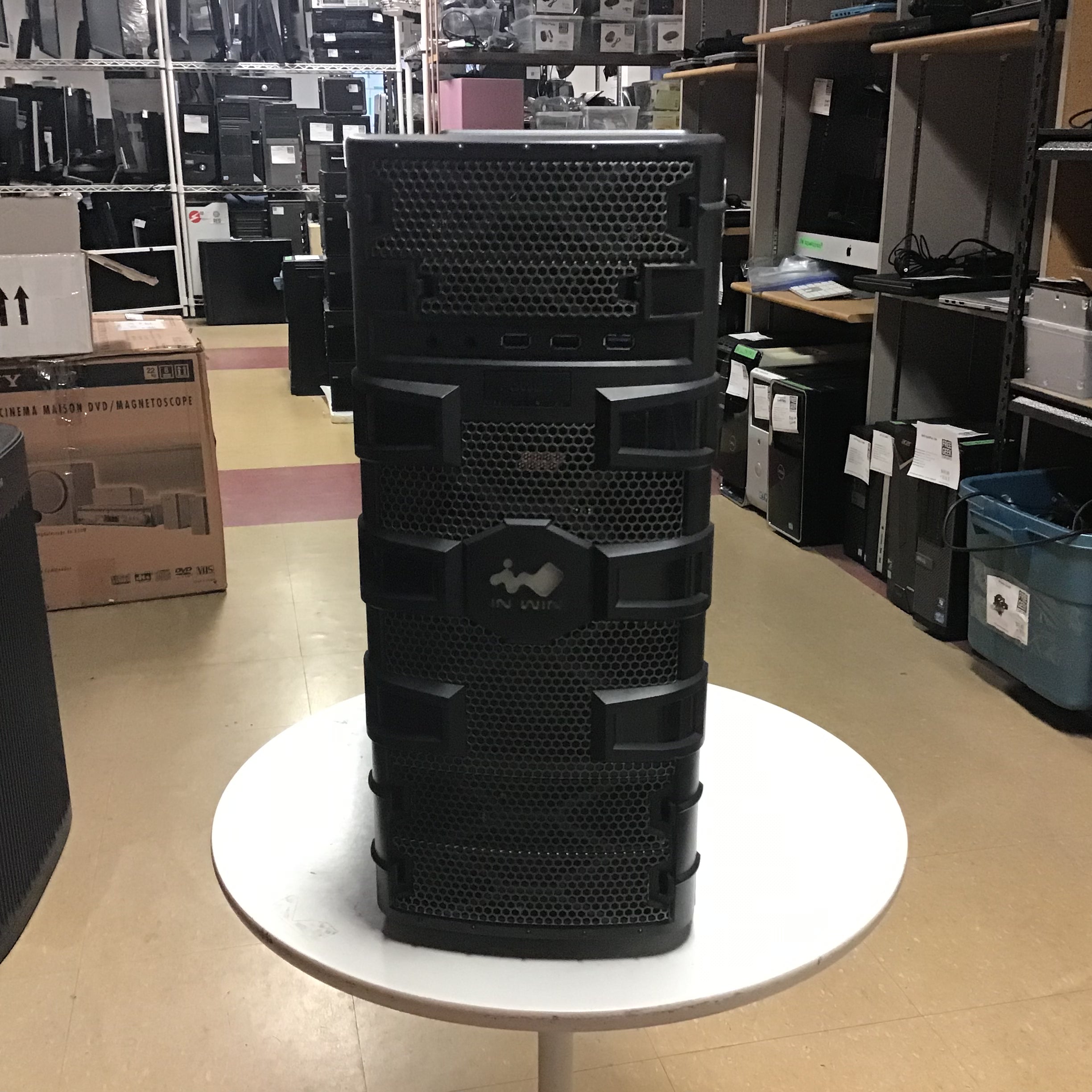 In Win Computer case – Free Geek Toronto