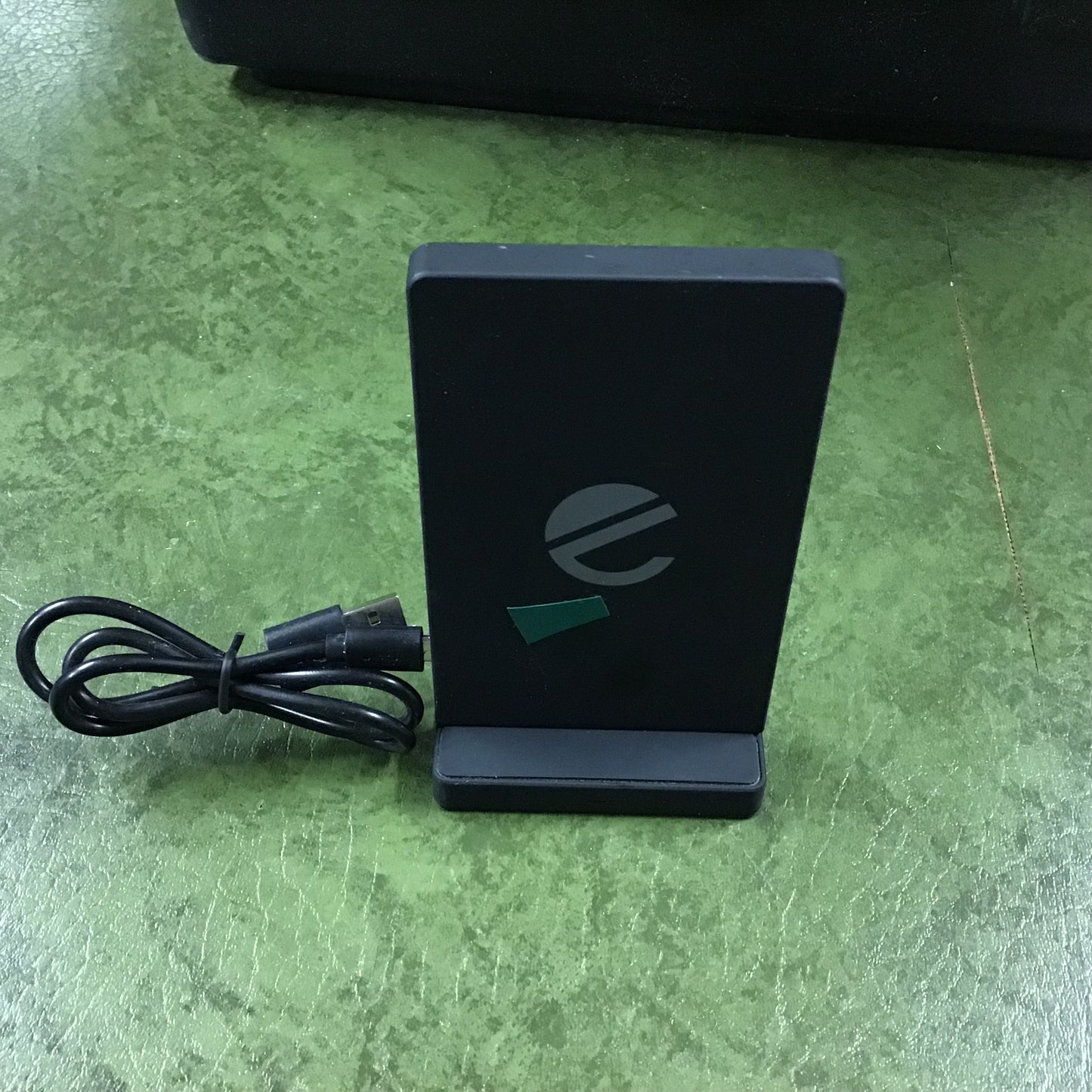 eeco Foldable Qi Wireless Charging Stand